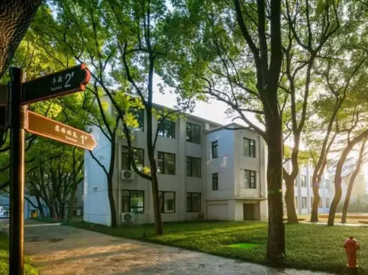 ���ݴ��²���ѧУ