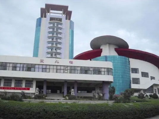 �ൺ��������ѧУ